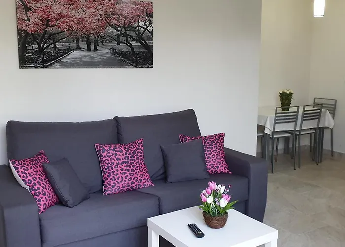 Apartamentos La Pradera De Isla
